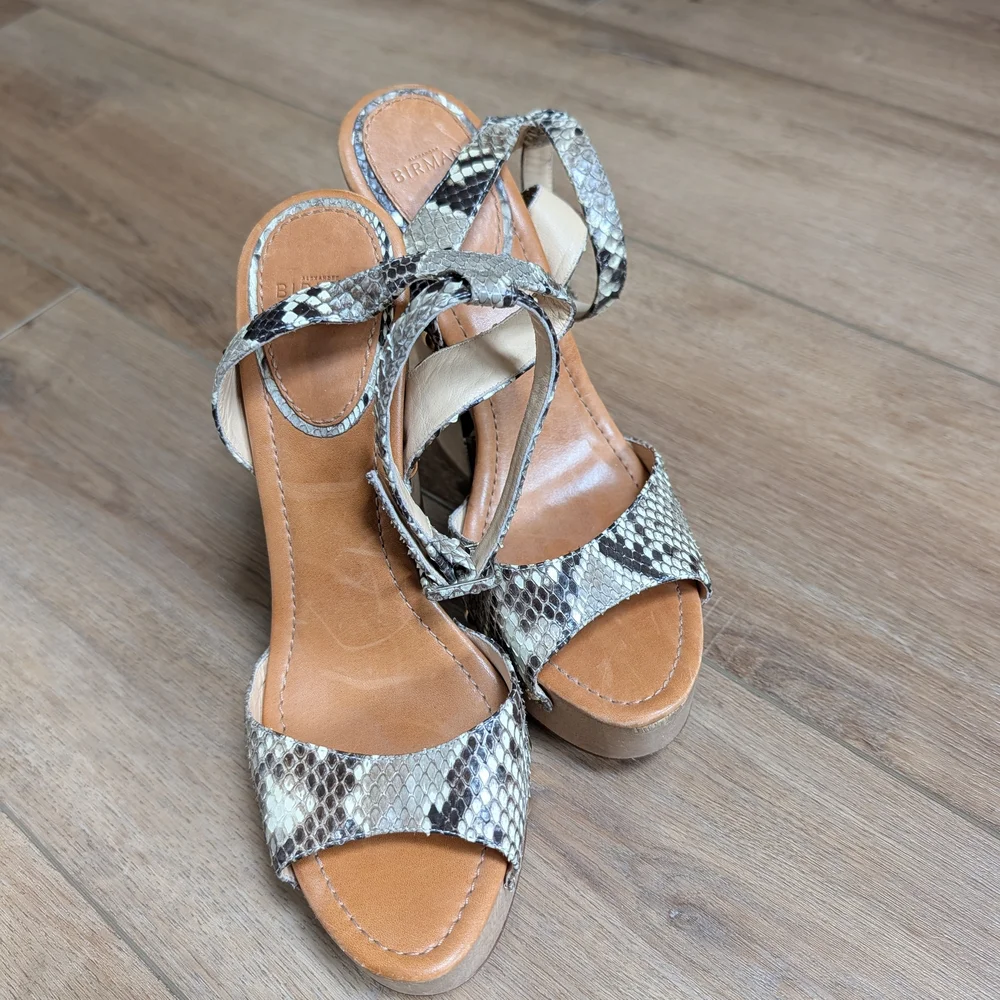 Alexandre Birman Taupe Snake-Print Platform Sandals with Gold Studs - Picture 5 of 8